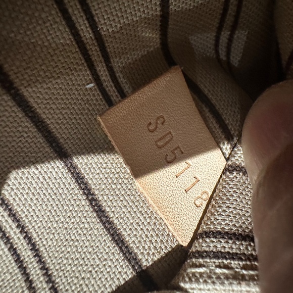 Louis Vuitton Neverfull GM - Picture 7 of 14